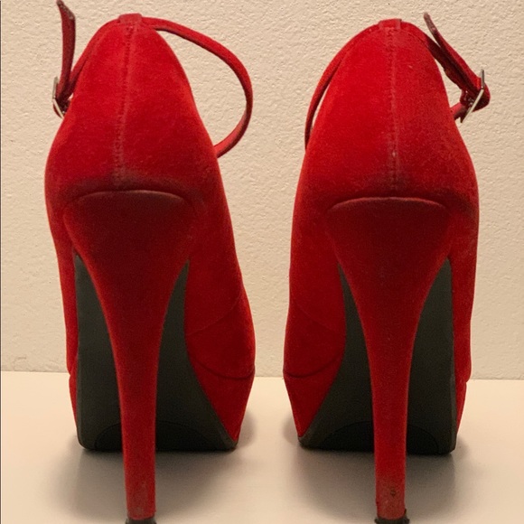 Red heals - Picture 3 of 4